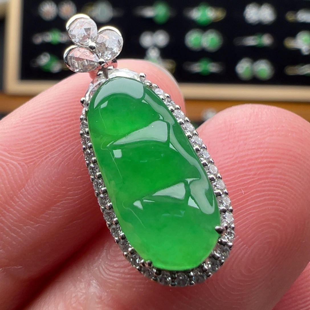 翡翠18K金镶嵌颈饰豆子15.4