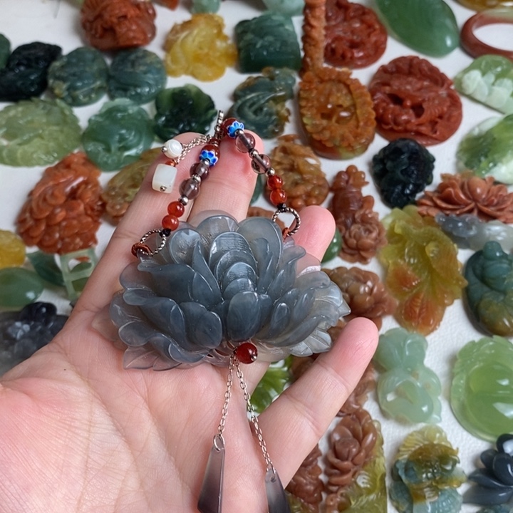 蛇纹石玉颈饰未镶嵌