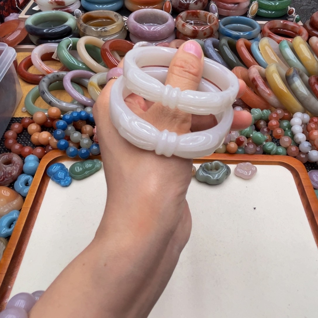 石英质玉未镶嵌圈口56/54