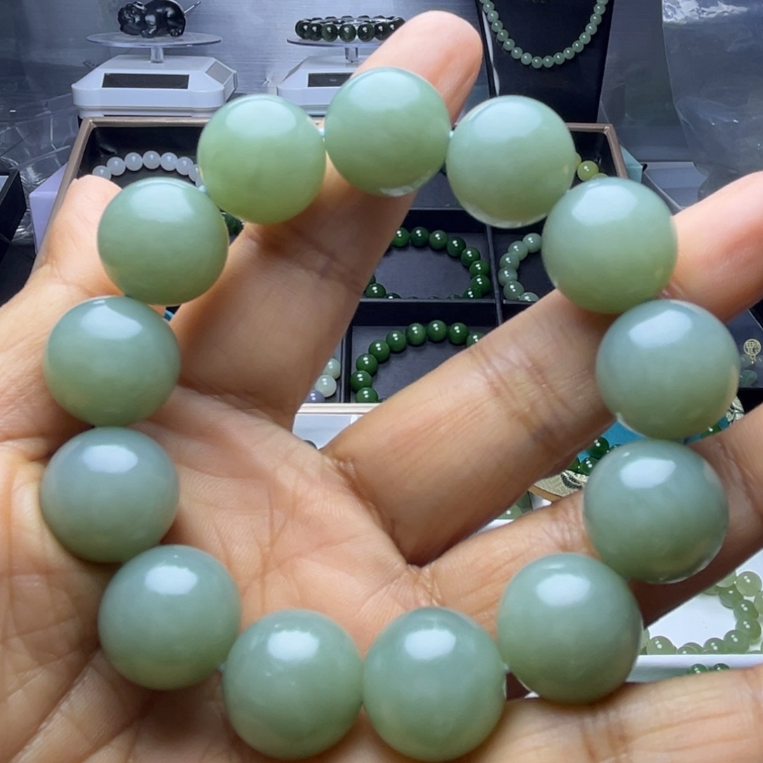 和田玉未镶嵌手串