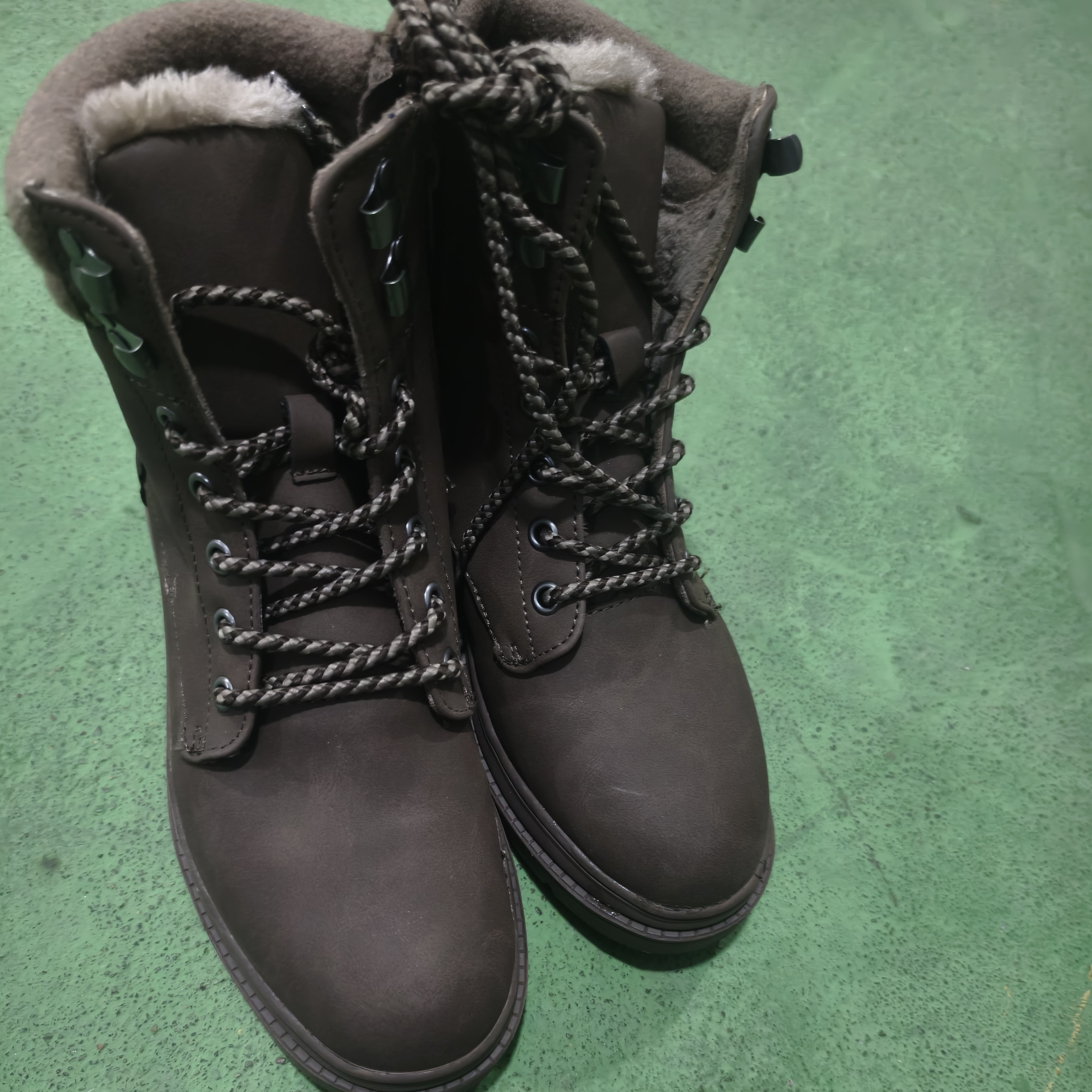 女款秋冬加绒厚底百搭时尚磨砂马丁短靴