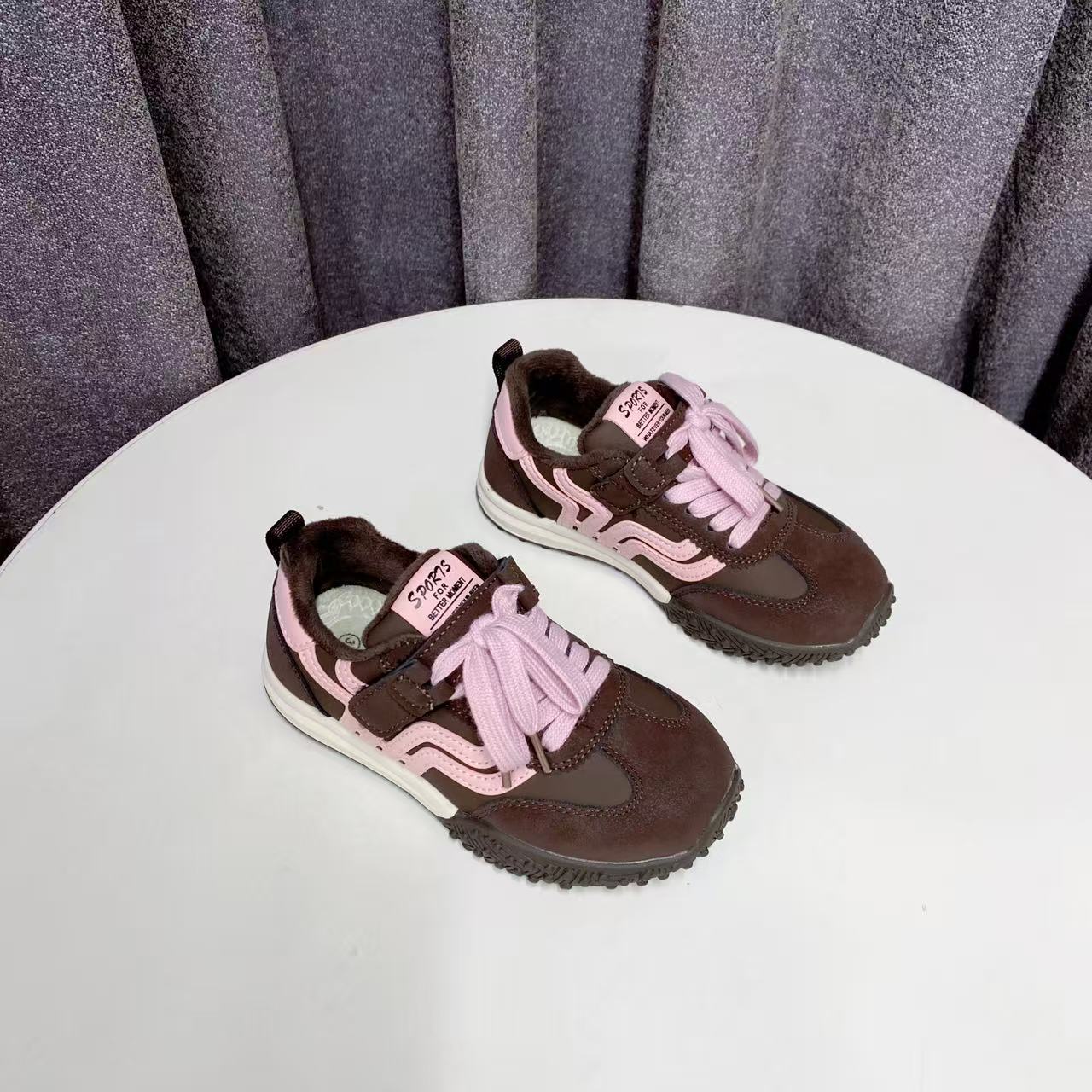 C9227  棕色   绒里时尚儿童舒适系带休闲鞋  