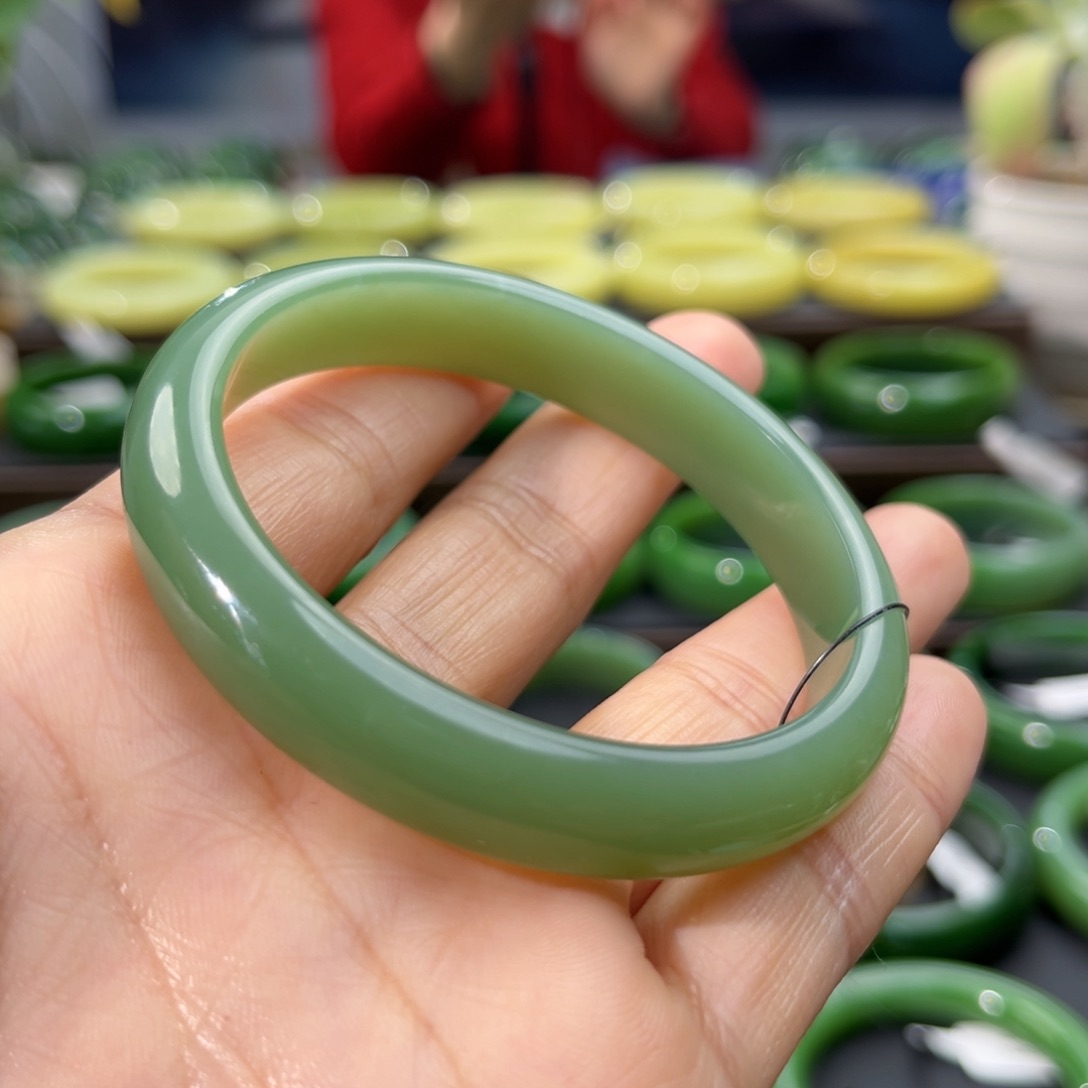 和田玉（碧玉）手镯未镶嵌