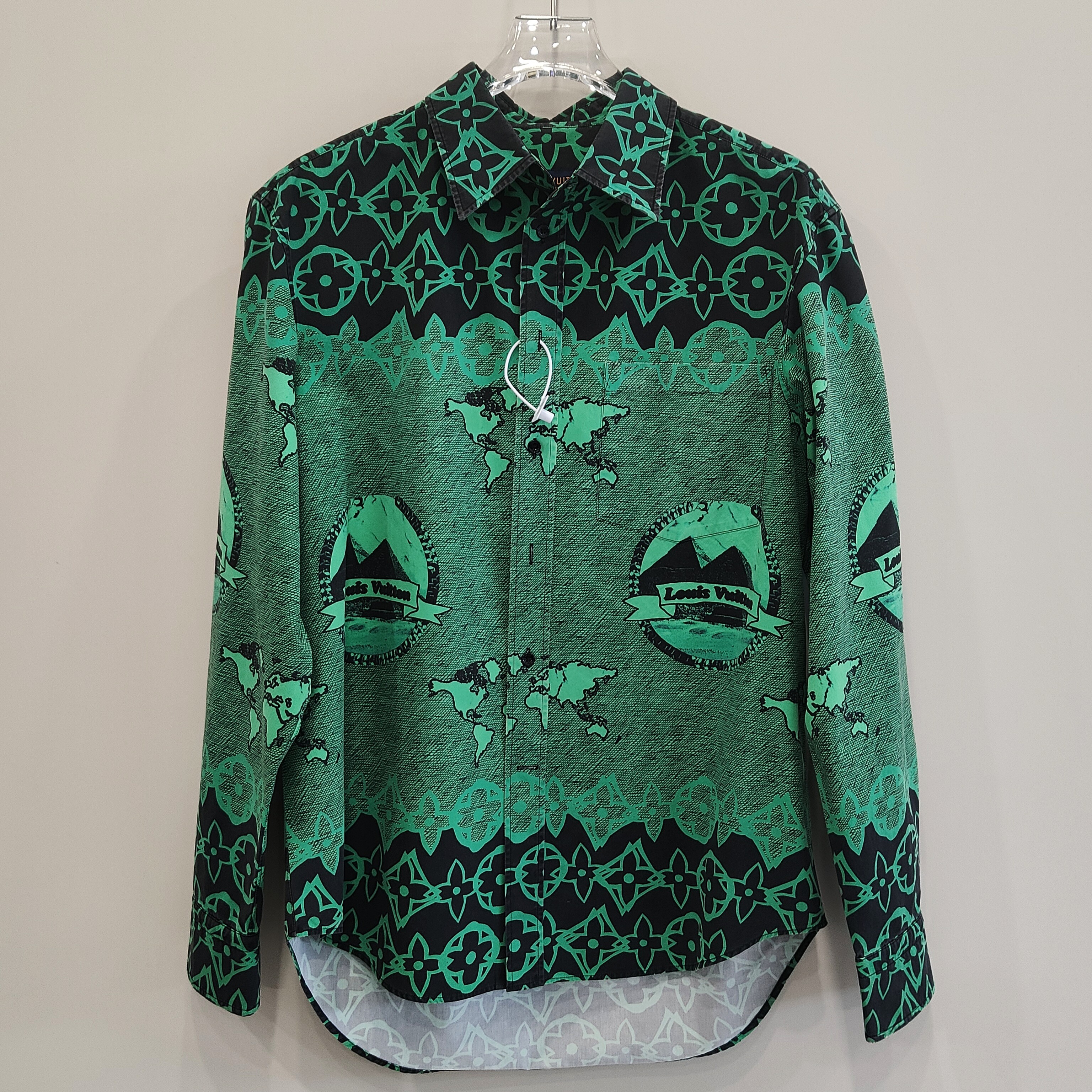 95新 LouisVuitton/路易威登 字母印花宽松长袖衬衫s码 BB10013