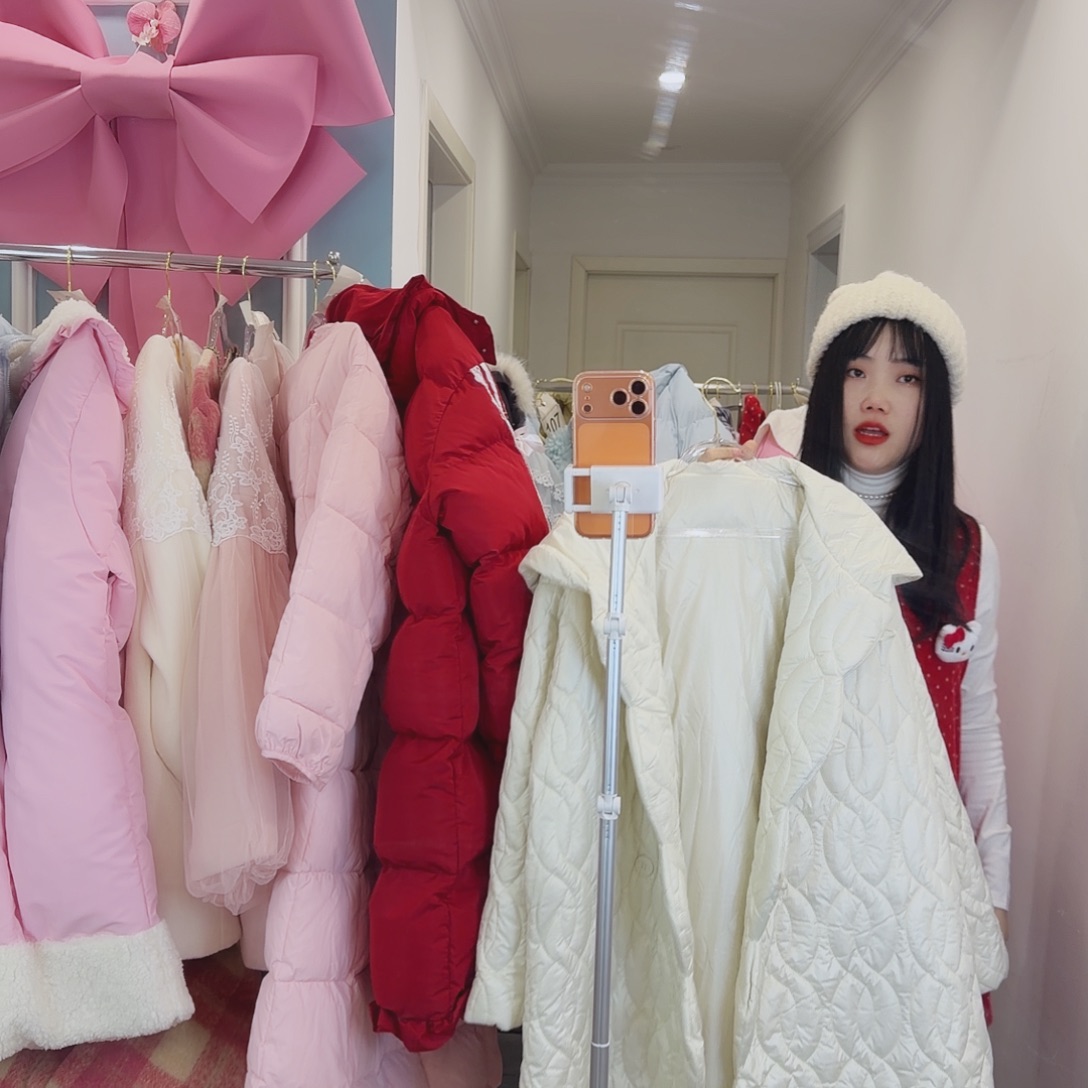 杏色花边长款棉服，不推不换