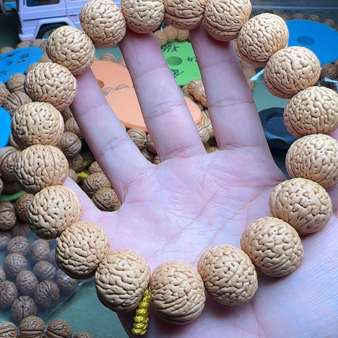 M***n手串桃核白月光桃核手持毕业款22+