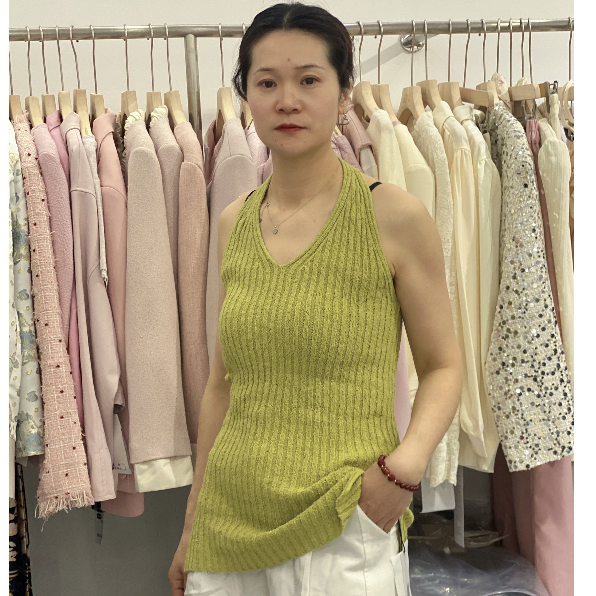 背心性感风宽松修身型时尚修身吊带青春流行显瘦内搭v领女装