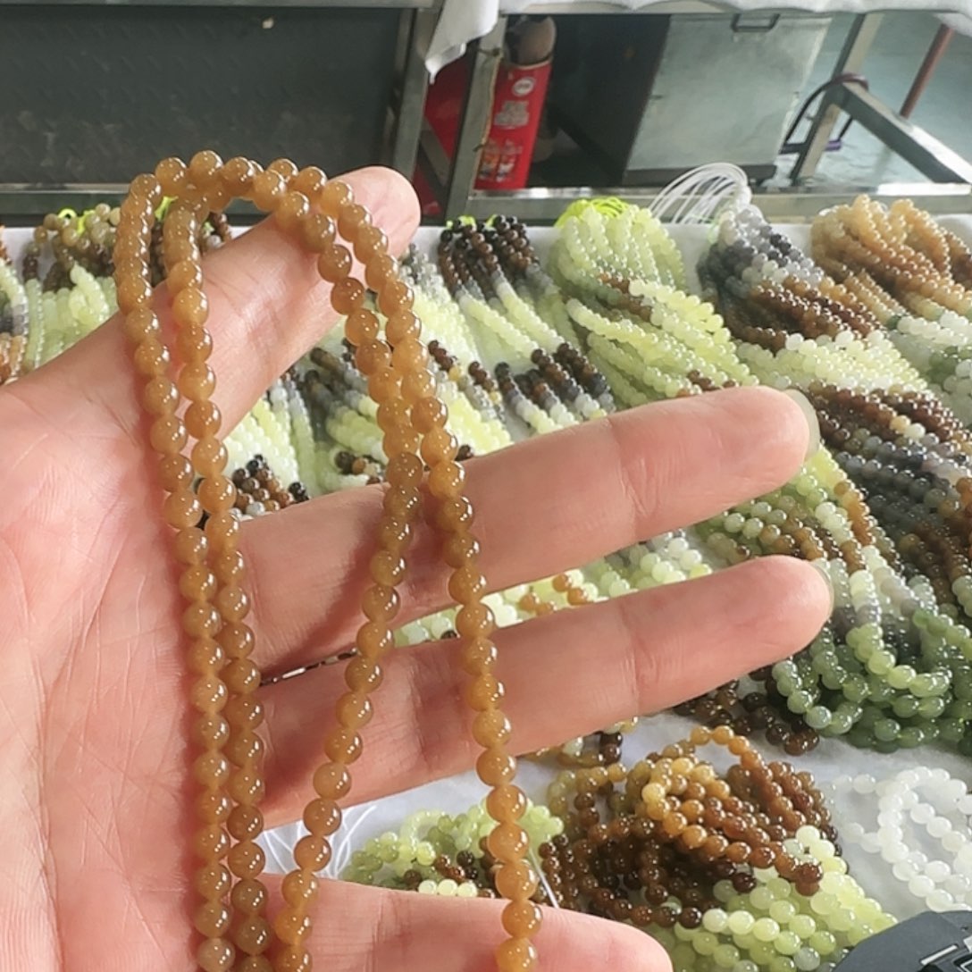 和田玉未镶嵌毛衣链