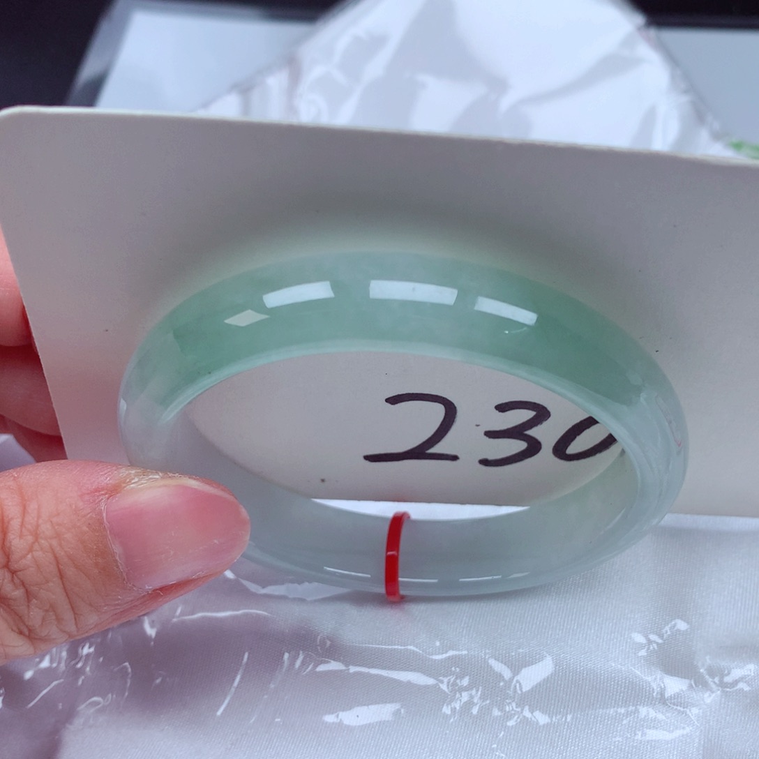 翡翠手镯（贵妃镯）未镶嵌翡翠