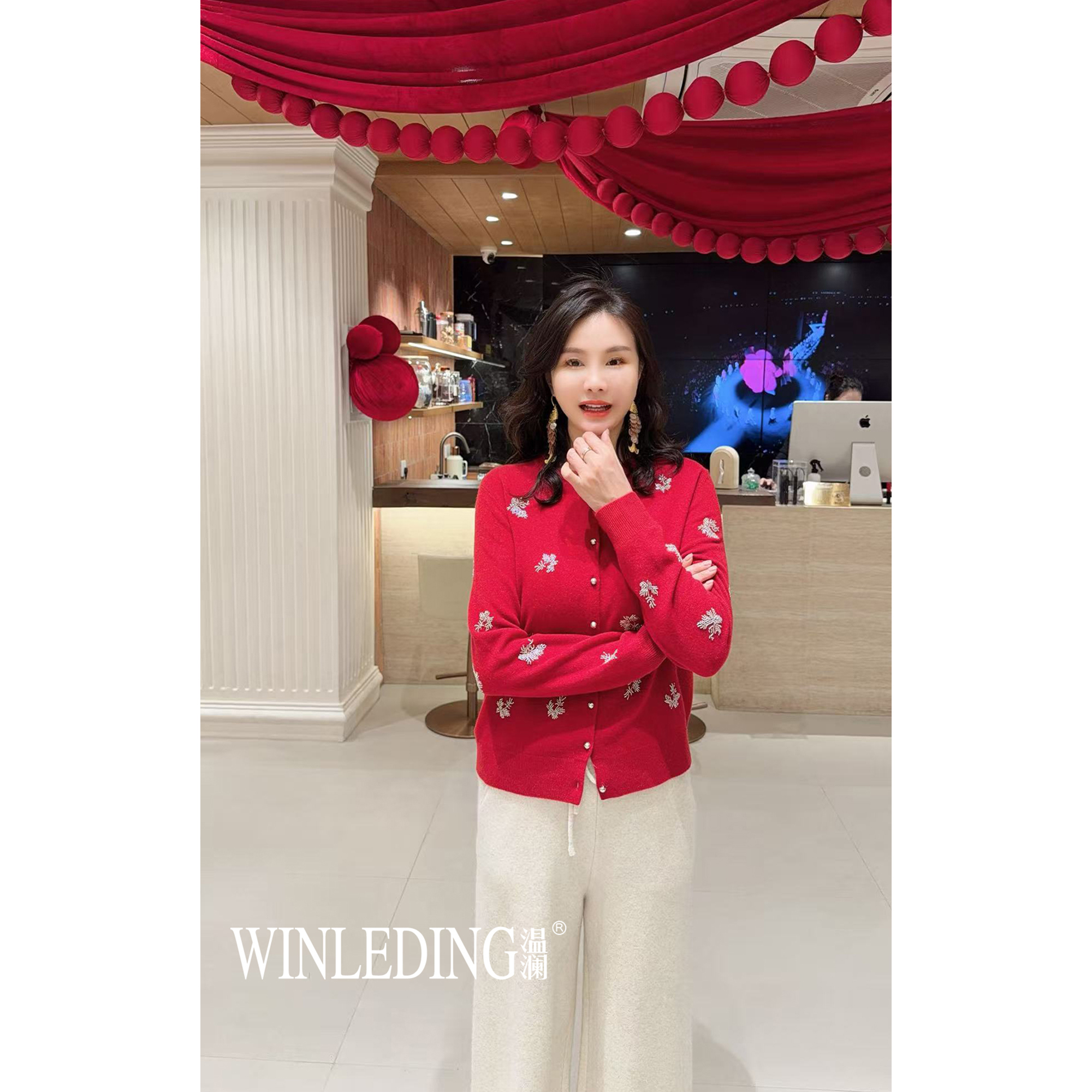 【温澜服饰】圆领钉珠雪花开衫30020