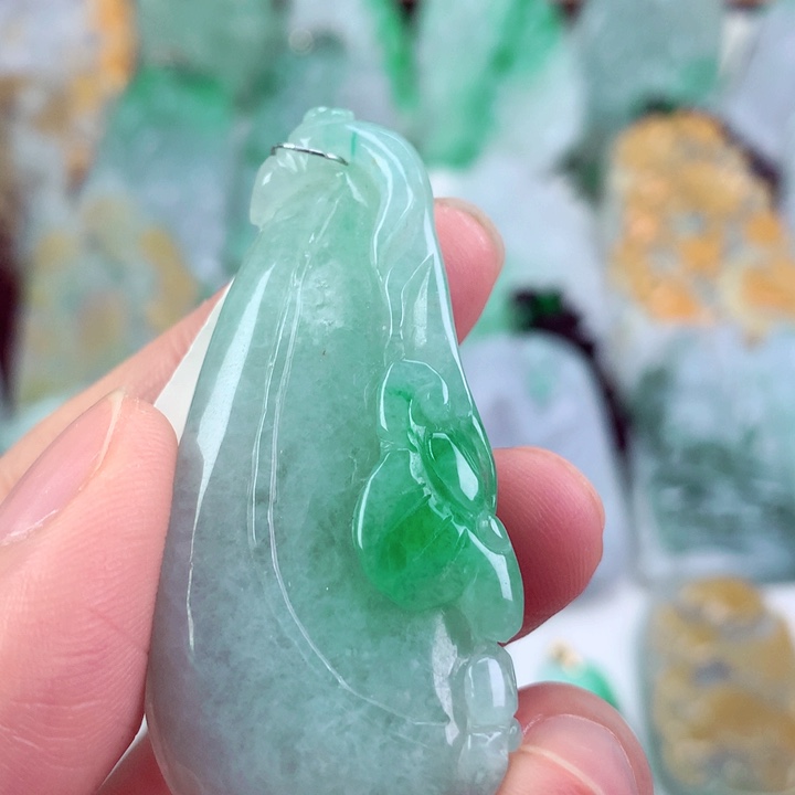 翡翠未镶嵌吊坠(不含链)