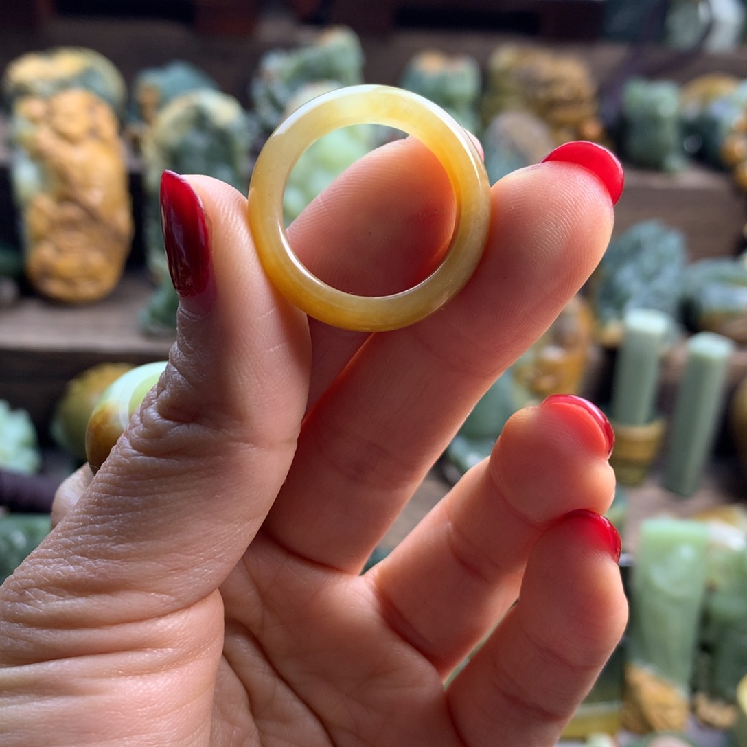 岫岩老玉（透闪石质玉）戒指未镶嵌仁*