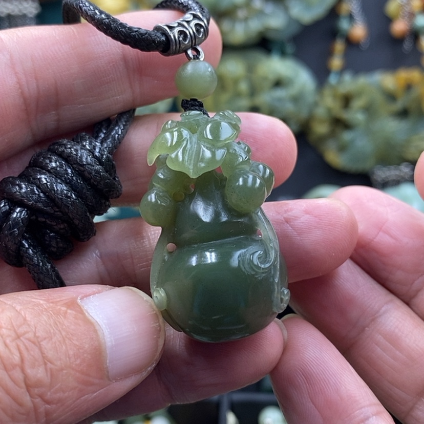 【闪购商品】颈饰未镶嵌和田玉