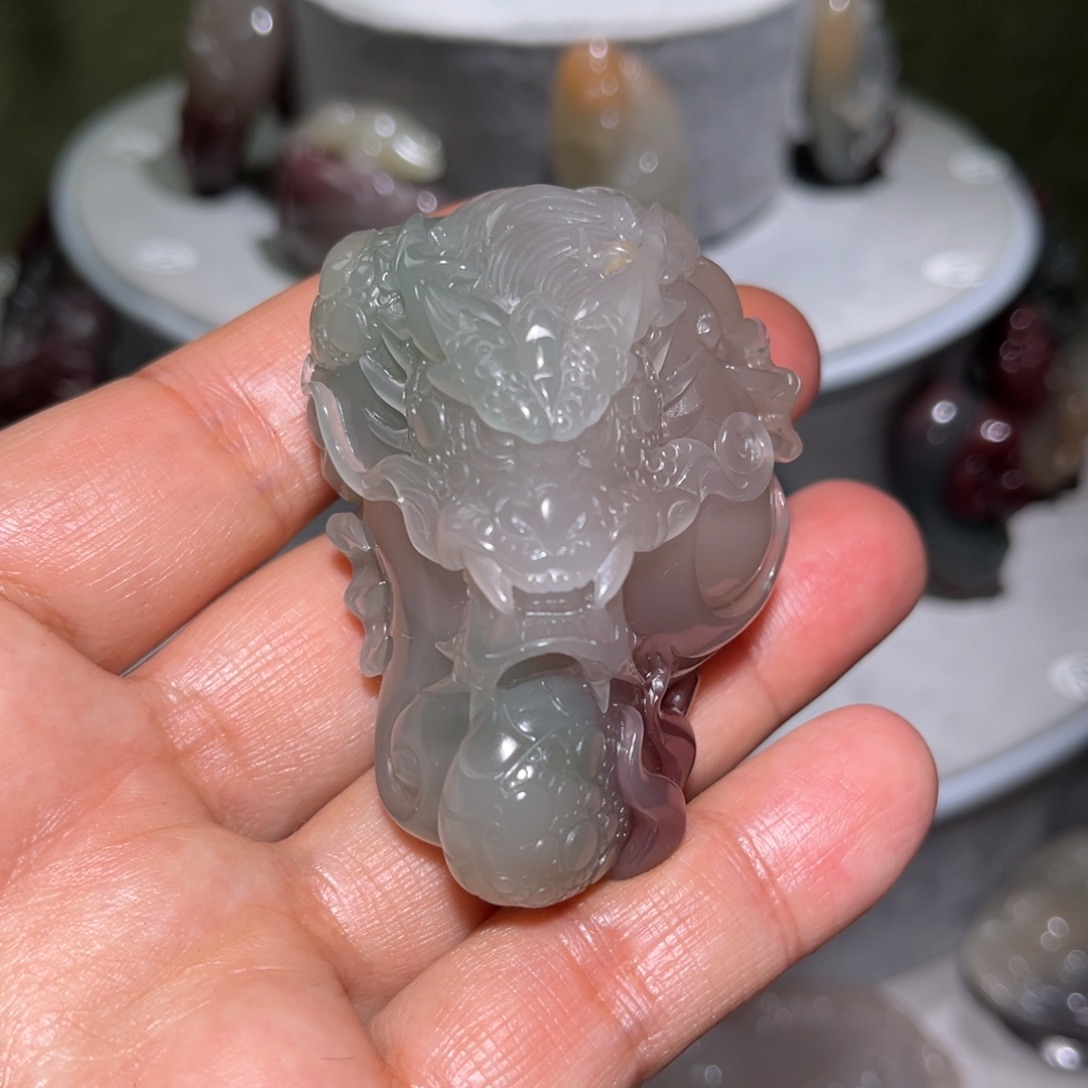 布***囊玛瑙/玉髓未镶嵌颈饰