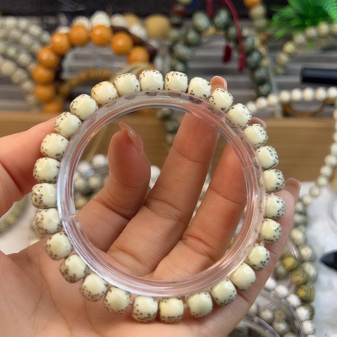 破***惧星月菩提吊坠8×7石玉河豚