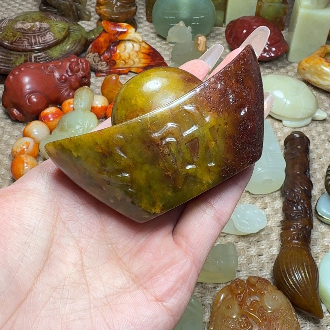 蛇纹石玉未镶嵌颈饰