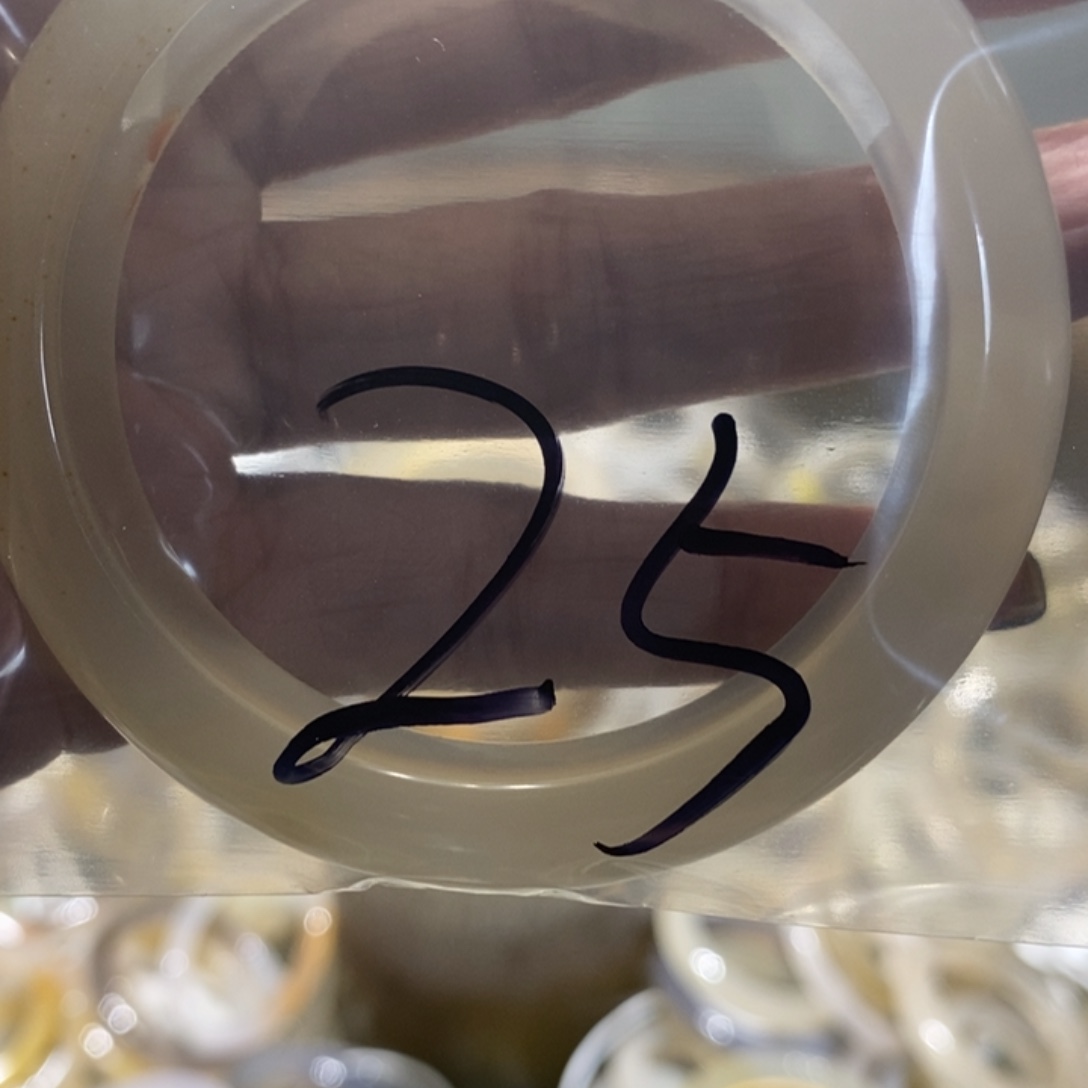 我***宵玛瑙/玉髓未镶嵌手镯25号