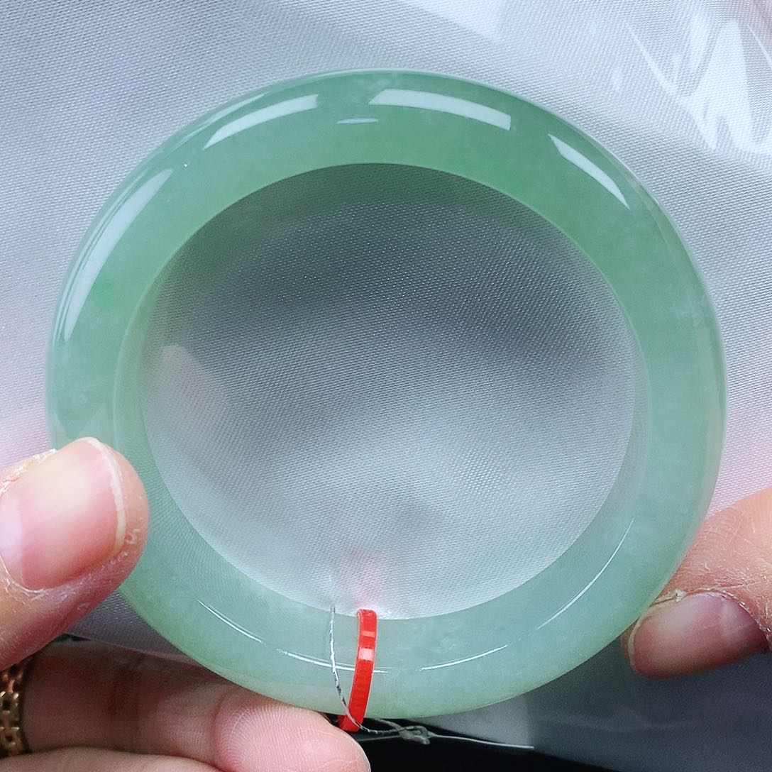 翡翠手镯未镶嵌53圈