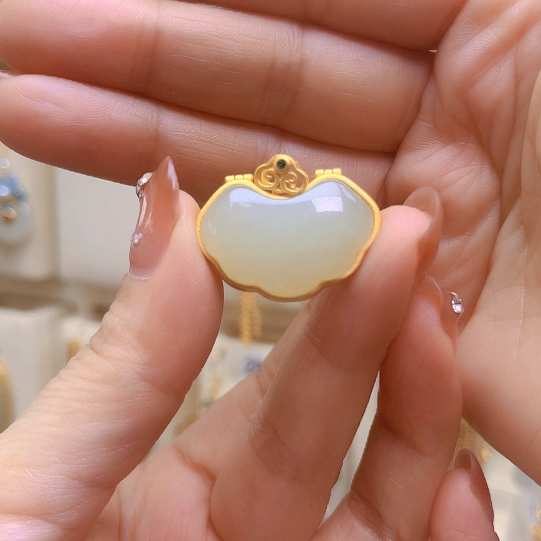 和田玉银S925镀金镶嵌颈饰