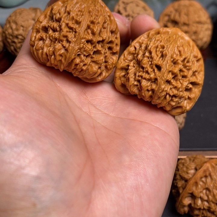 把件文玩核桃南疆石