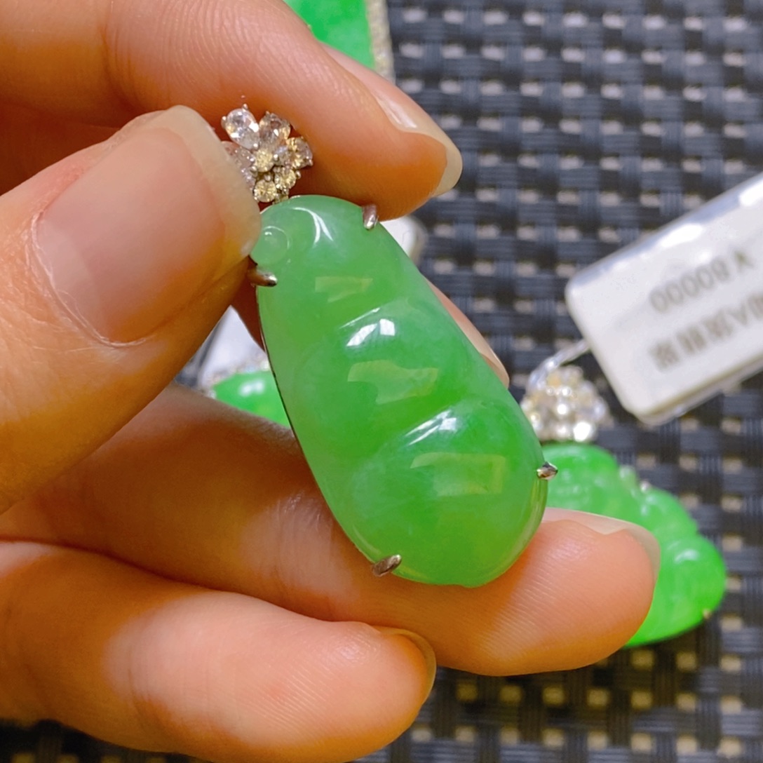 翡翠颈饰银S925镶嵌吊坠