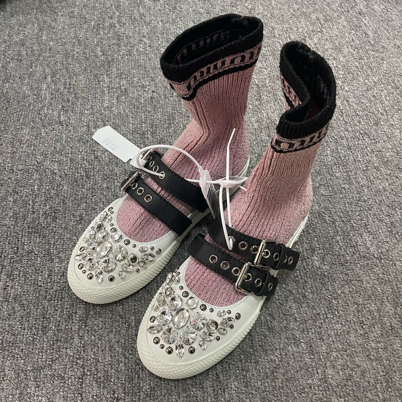 95新 MIU MIU/缪缪  织物珠宝趾帽生活休闲短靴  35.5码/6267