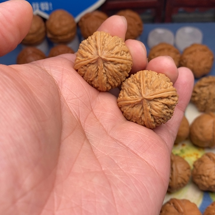 文玩核桃把件四棱