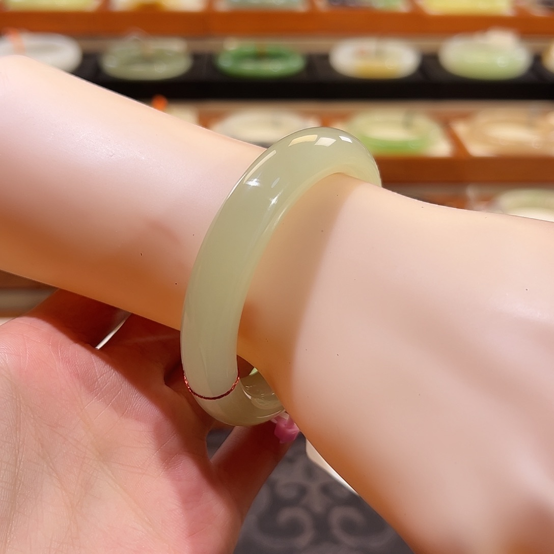 和田玉手镯未镶嵌冰猫晴水