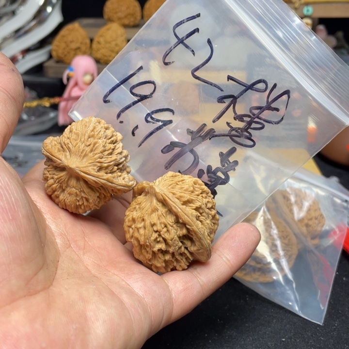 文玩核桃把件?**涵四座楼