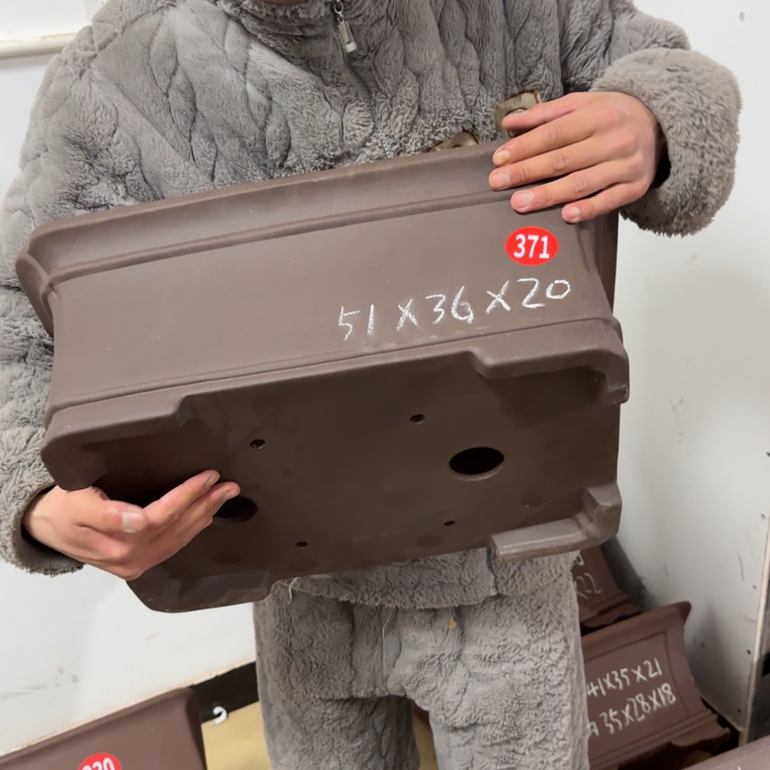 紫砂花盆呜呜呜呜