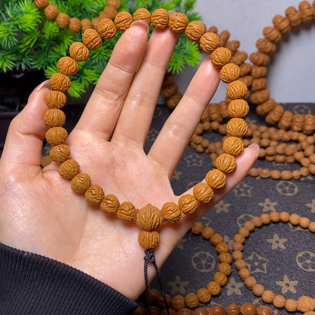 晚***，桃核手串秦岭桃核