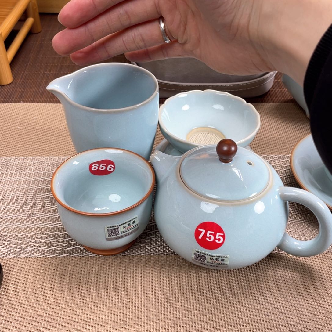 瓷片。。。。。。。。。。。。。。