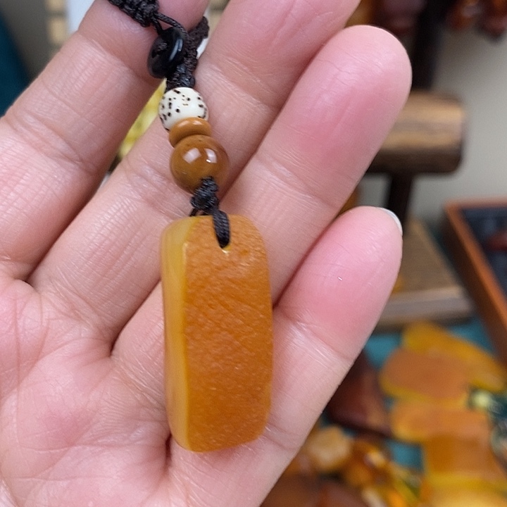 琥珀未镶嵌颈饰钥匙扣