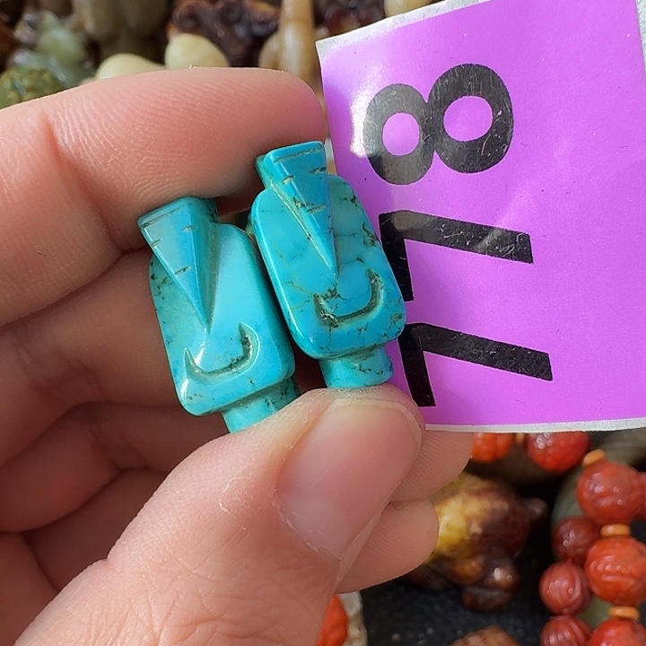 L***a和田玉未镶嵌颈饰