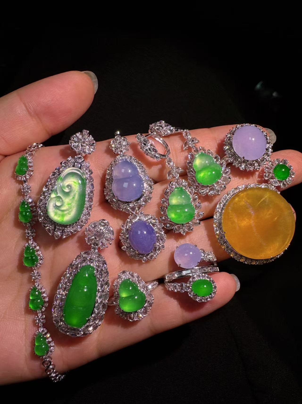 天然缅甸翡翠A货1金翡翠吊坠