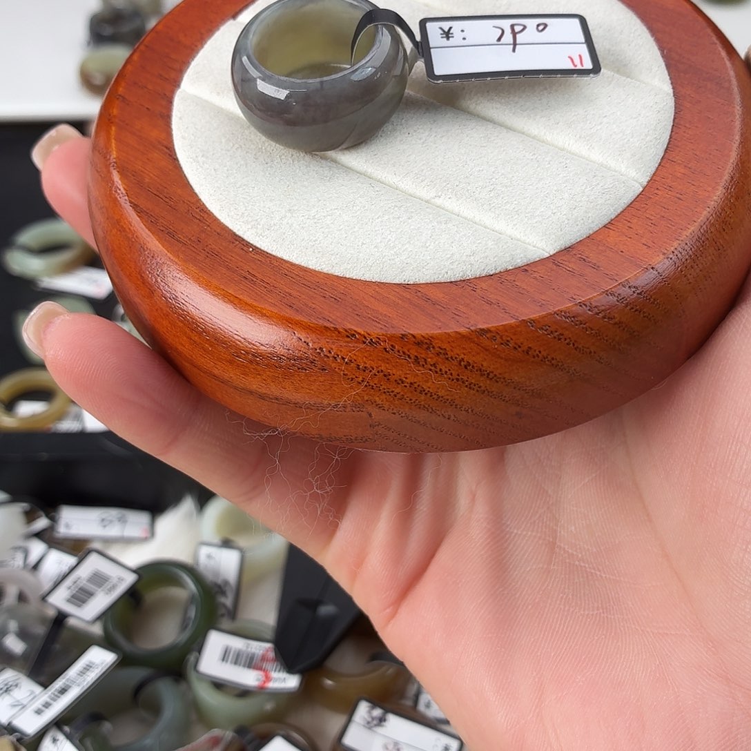 和田玉（糖玉）未镶嵌戒指Q18紫飘墨墩墩内径17.2港码14