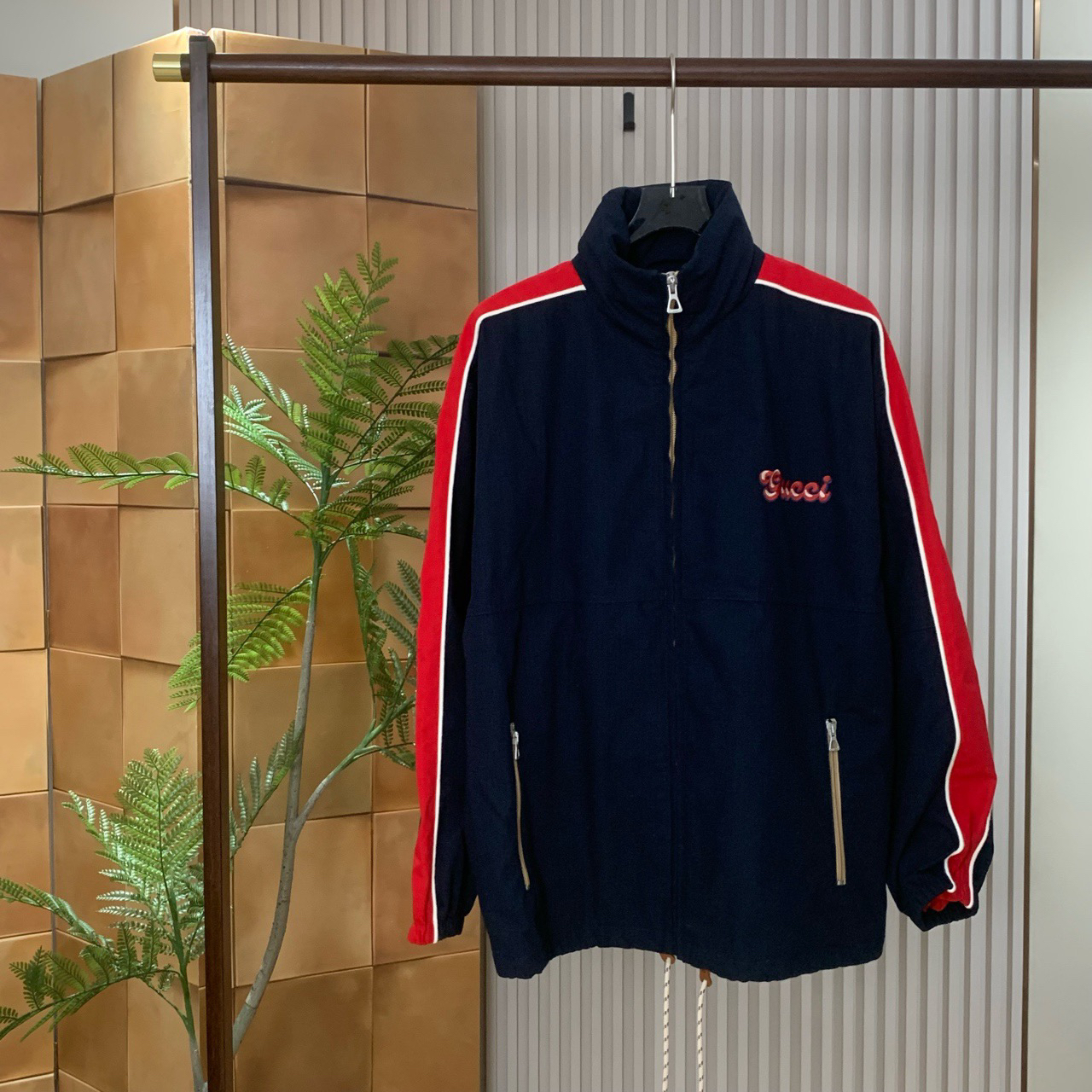 Gucci24ss最新款拼色刺绣字母logo冲锋衣夹克外套/46码全新/15124