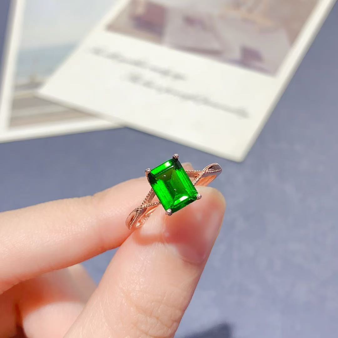 天然透辉石戒指主石尺寸：6x8