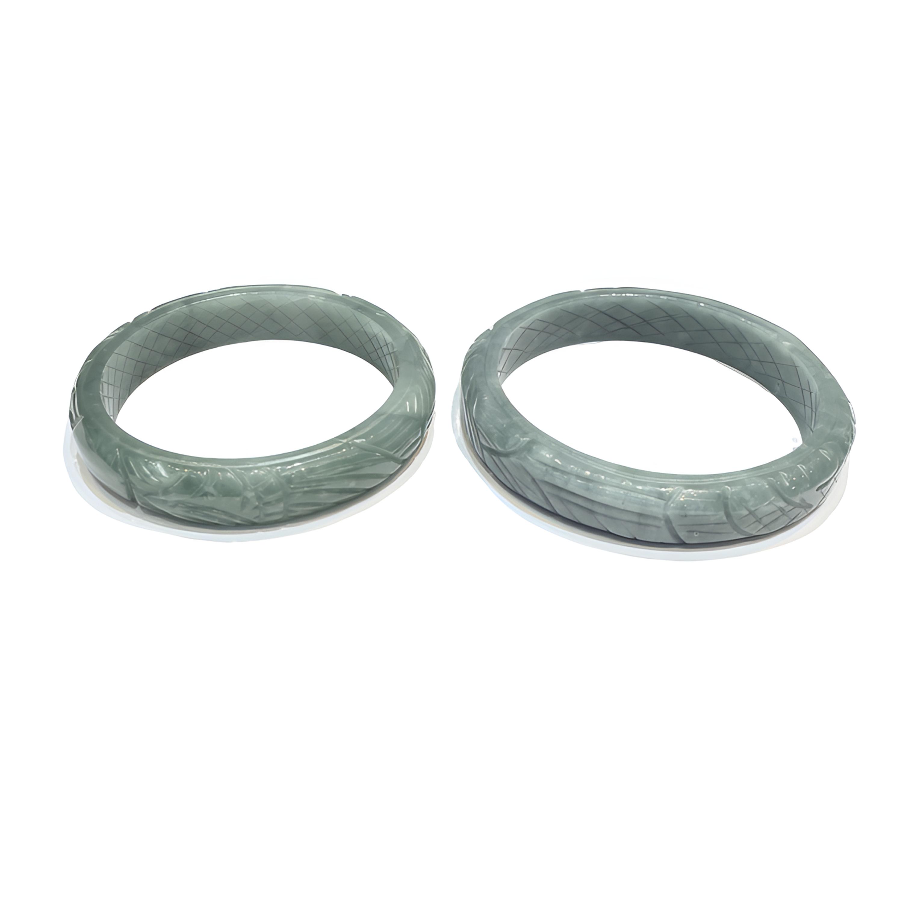 --天然翡翠雕花手镯赠包装多样性发货只发其一XS112