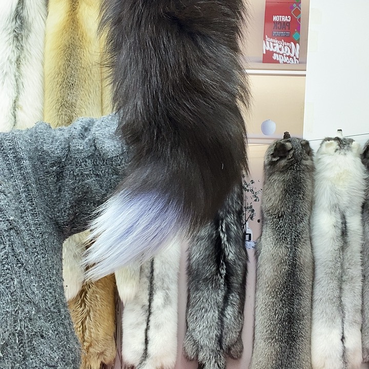 三醋酯纤维狐狸尾巴挂件