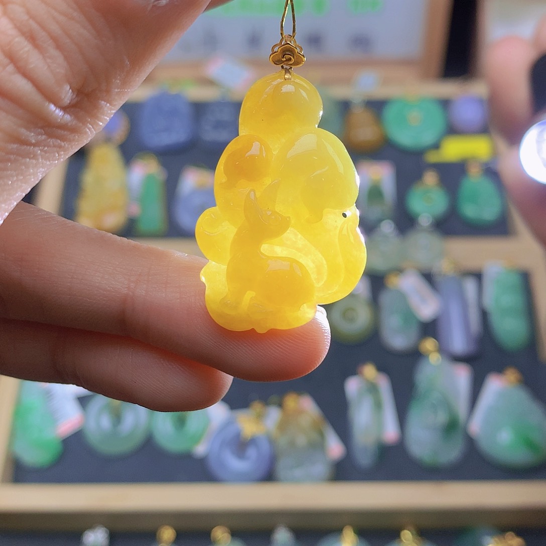 翡翠颈饰18K金镶嵌翡翠