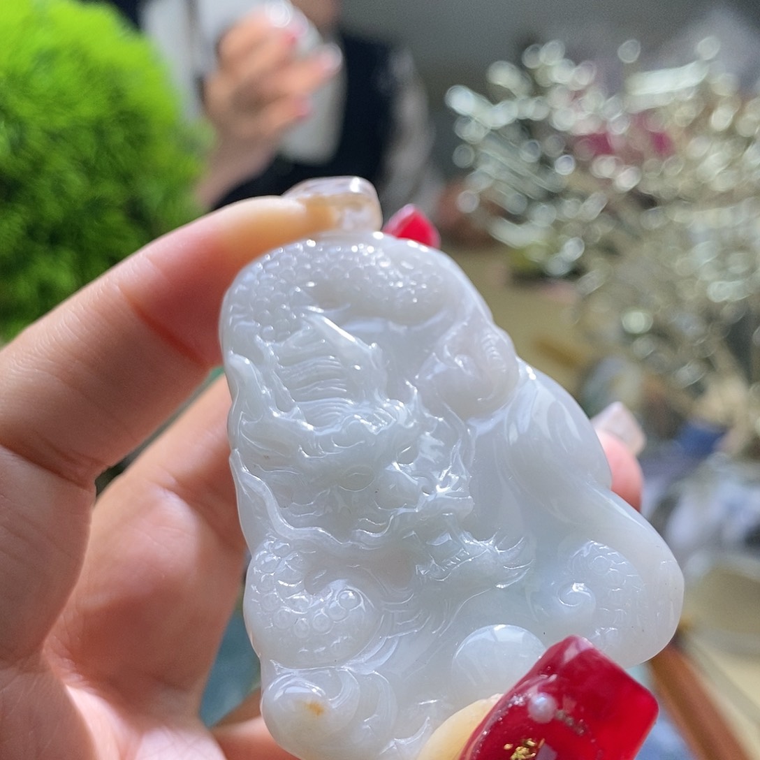 【闪购商品】翡翠颈饰未镶嵌龙牌