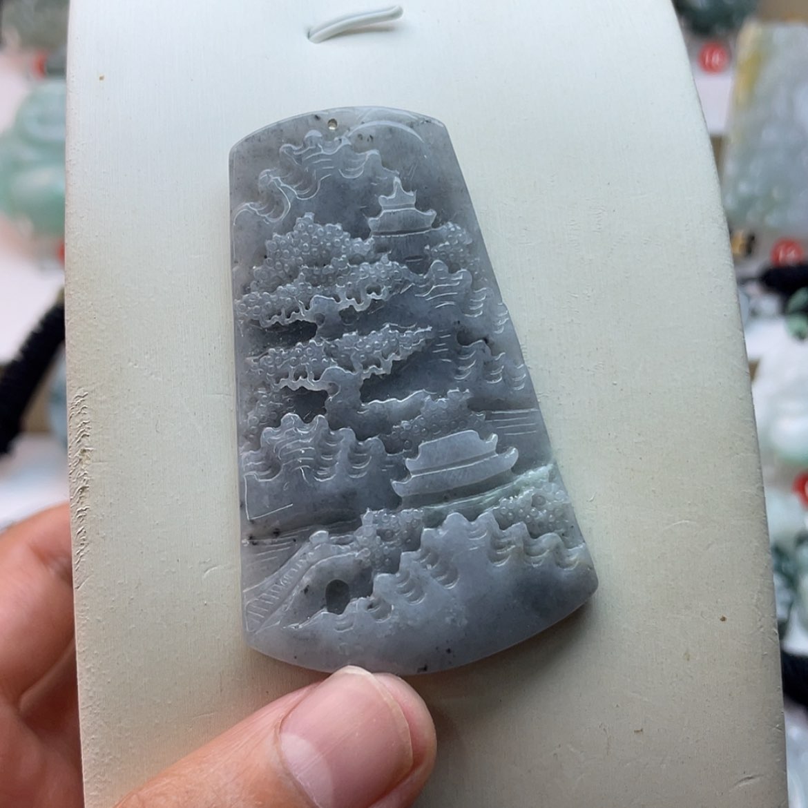 【闪购商品】翡翠未镶嵌颈饰山水