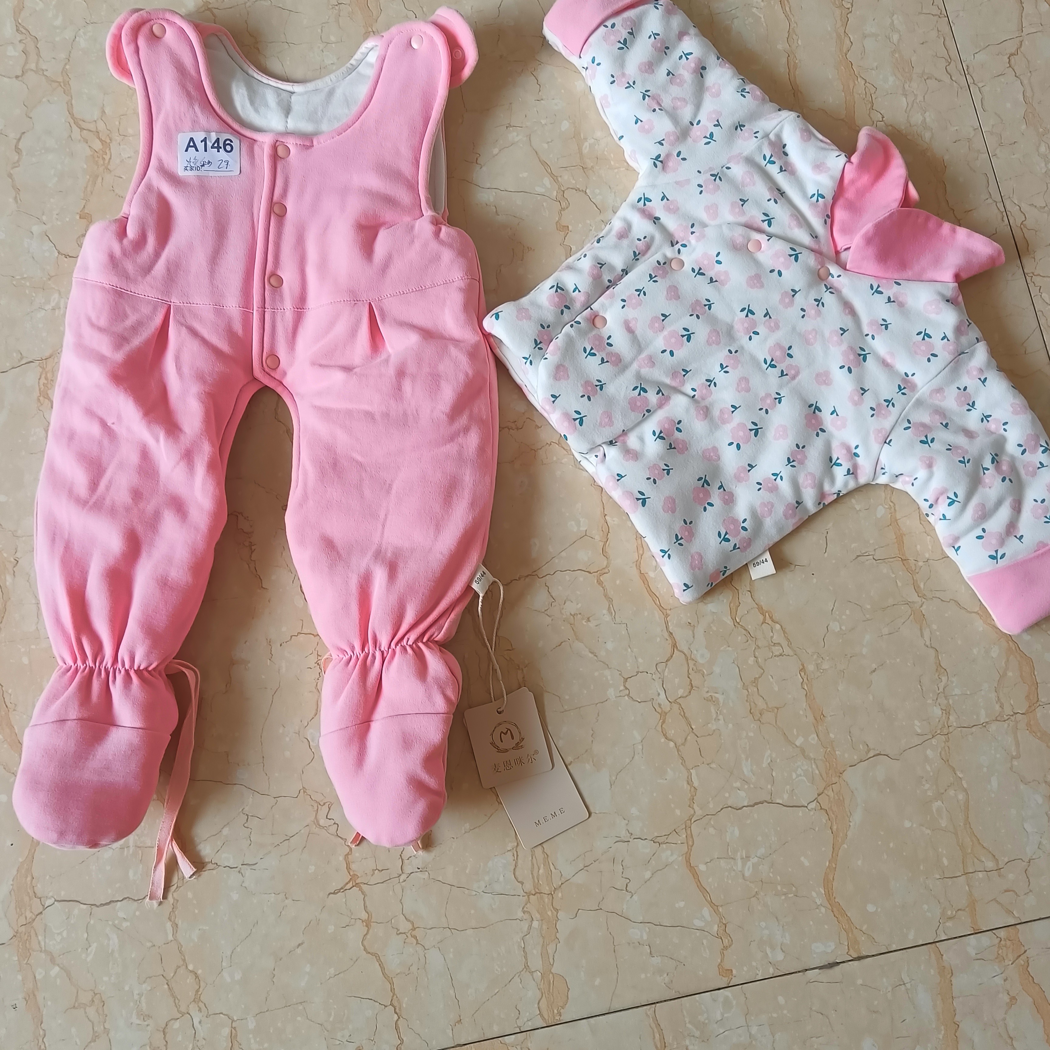 婴幼儿加厚保暖包脚棉裤冬季宝宝连袜护肚开档背带裤0-1岁冬长裤
