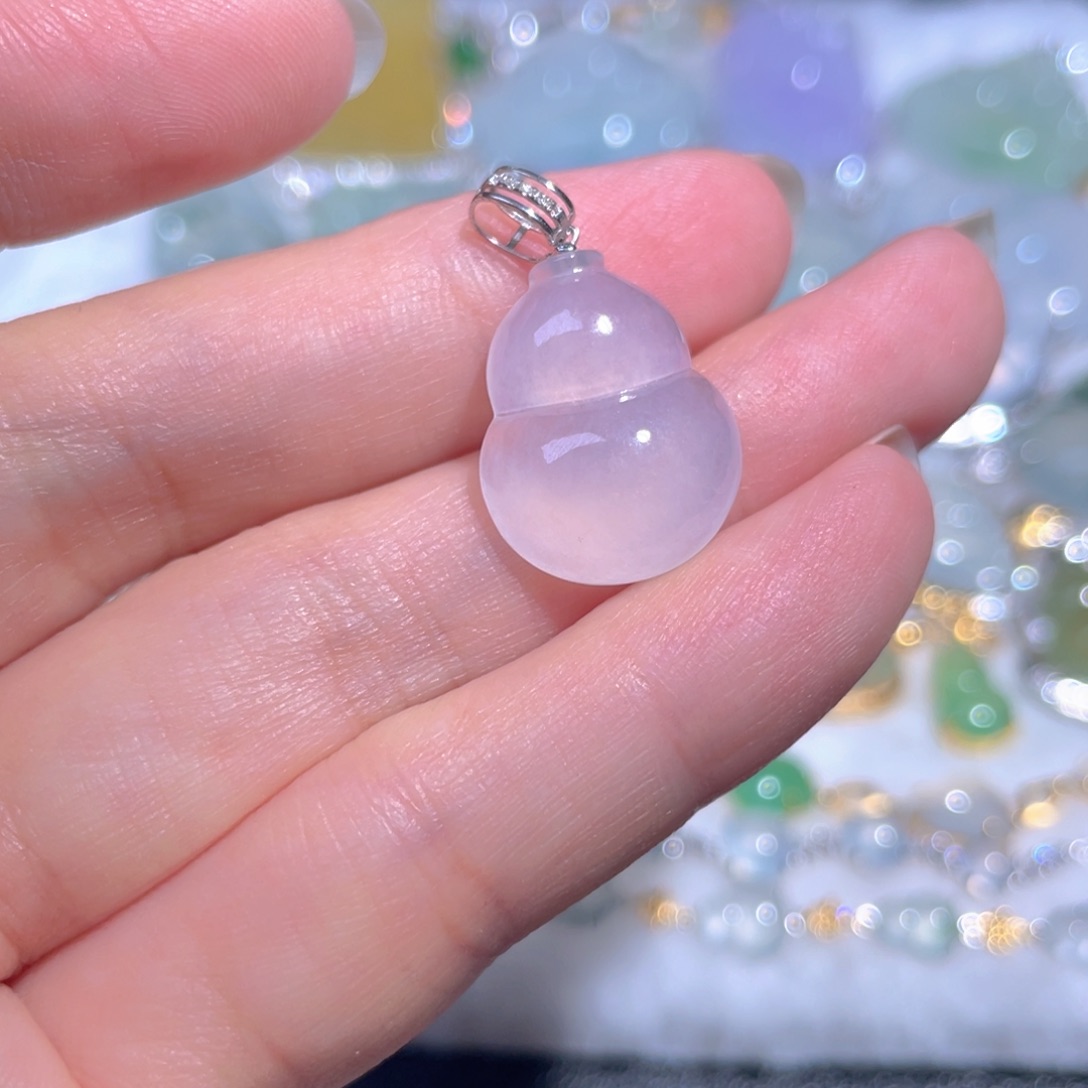 翡翠18K金镶嵌颈饰翡翠