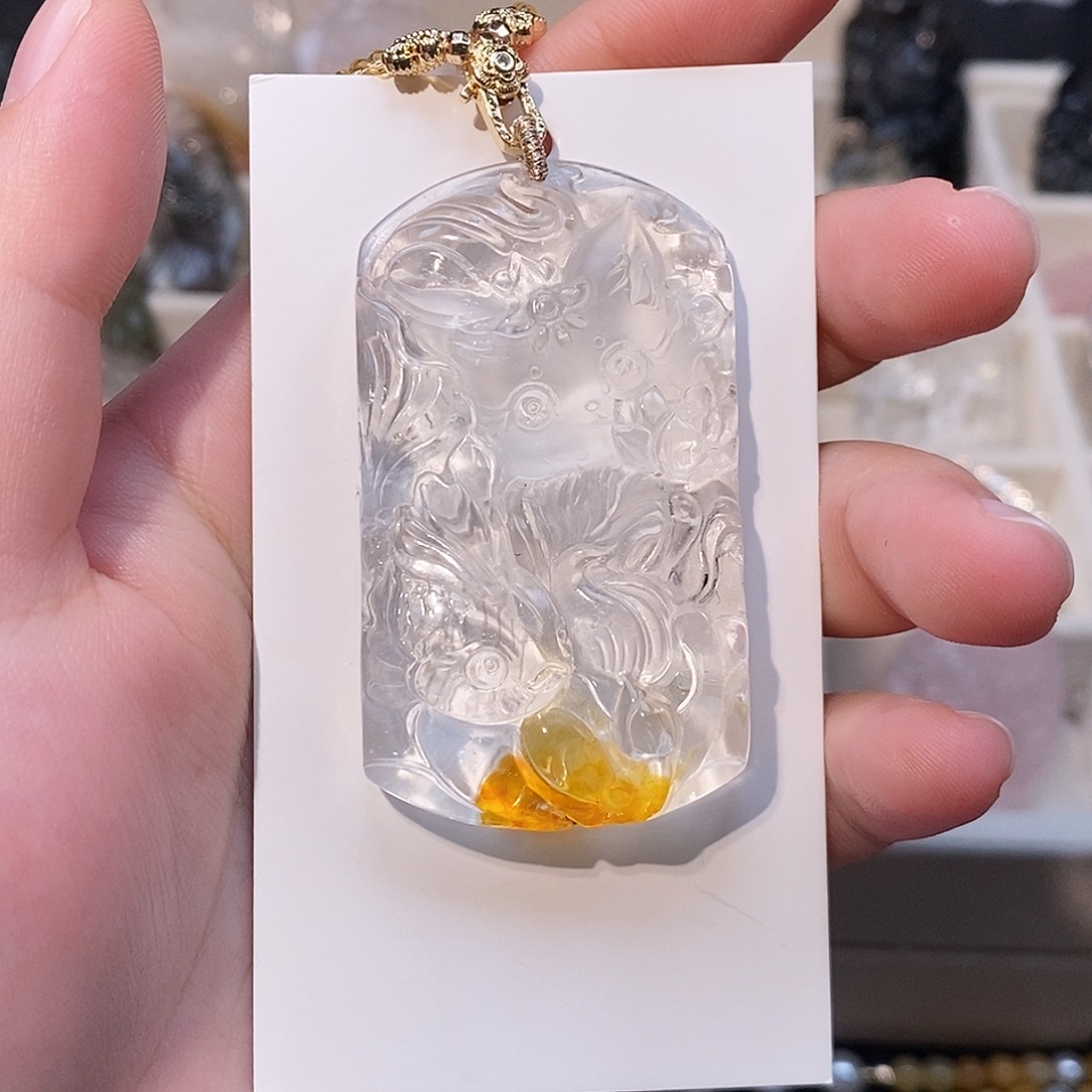 水晶未镶嵌颈饰黄胶花