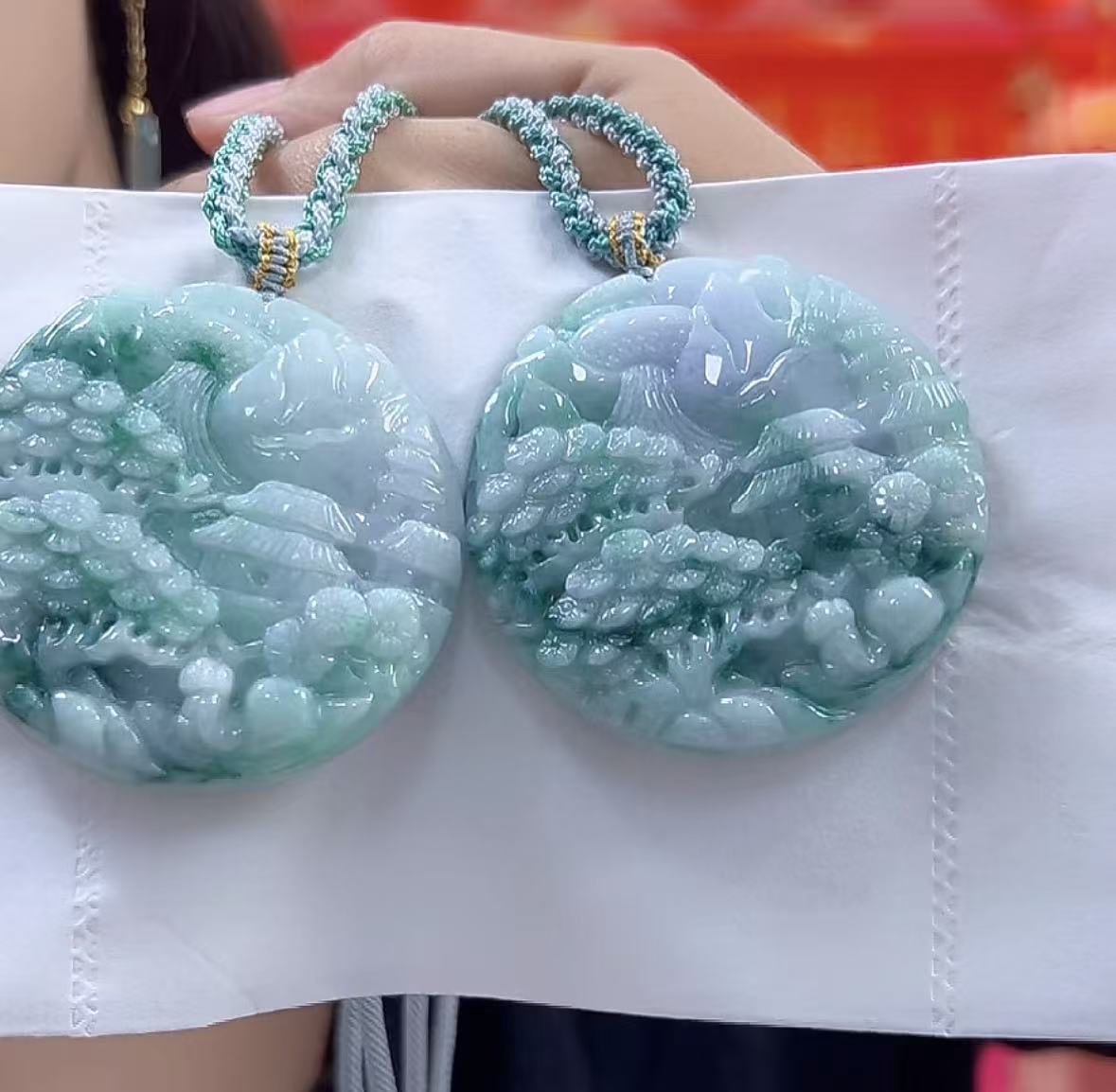 天然翡翠A货飘花山水牌（多样性发货发一个）宽高50-53厚10-12送绳