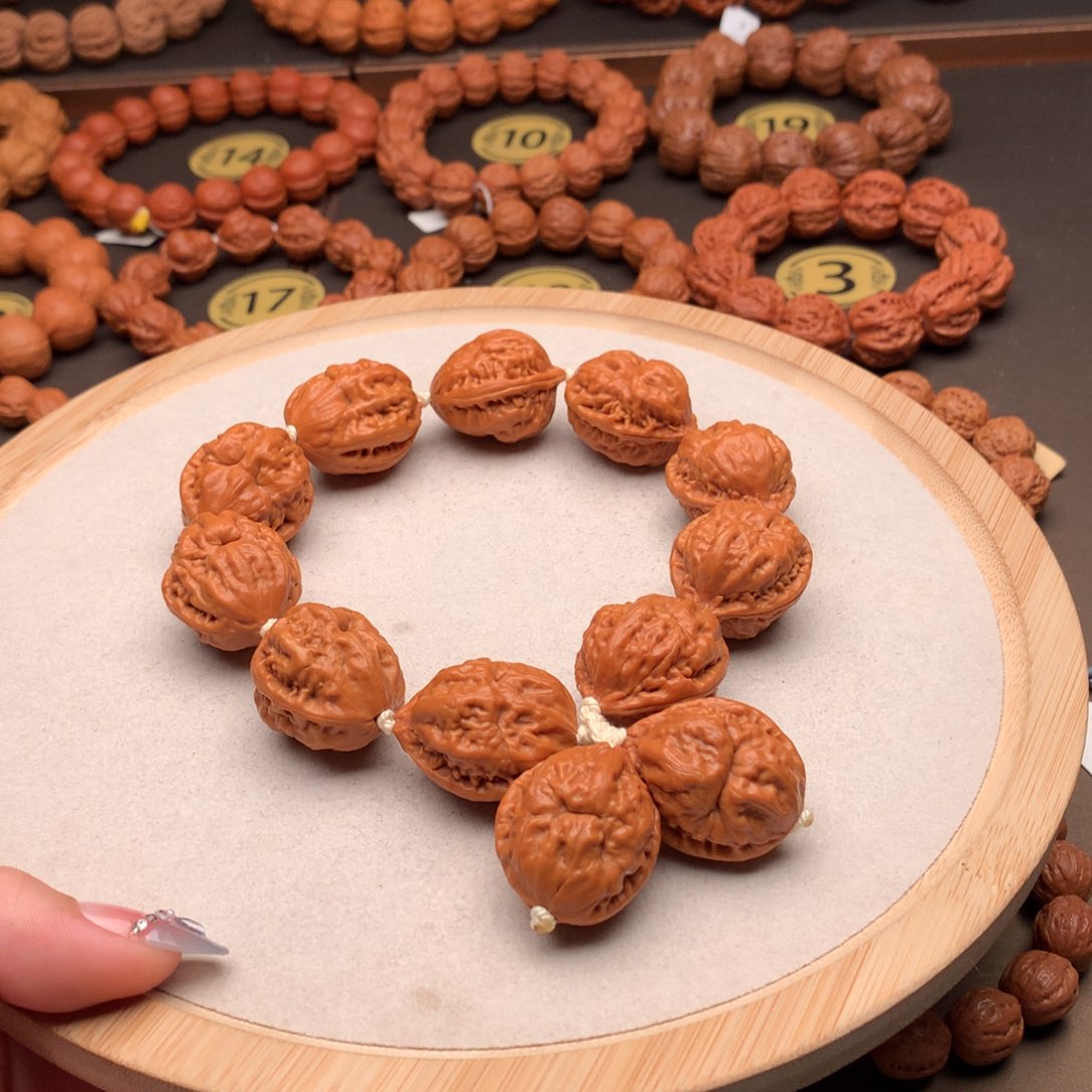 文玩核桃手串千手观音