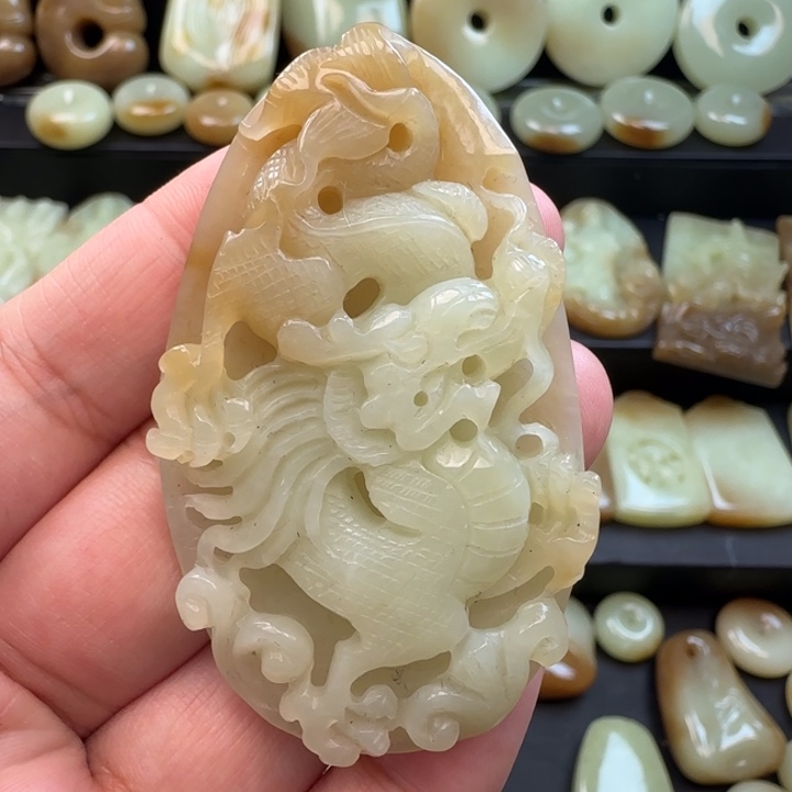 和田玉未镶嵌颈饰