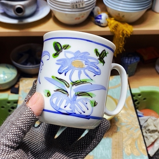 瓷片鑫年快乐。万事如意